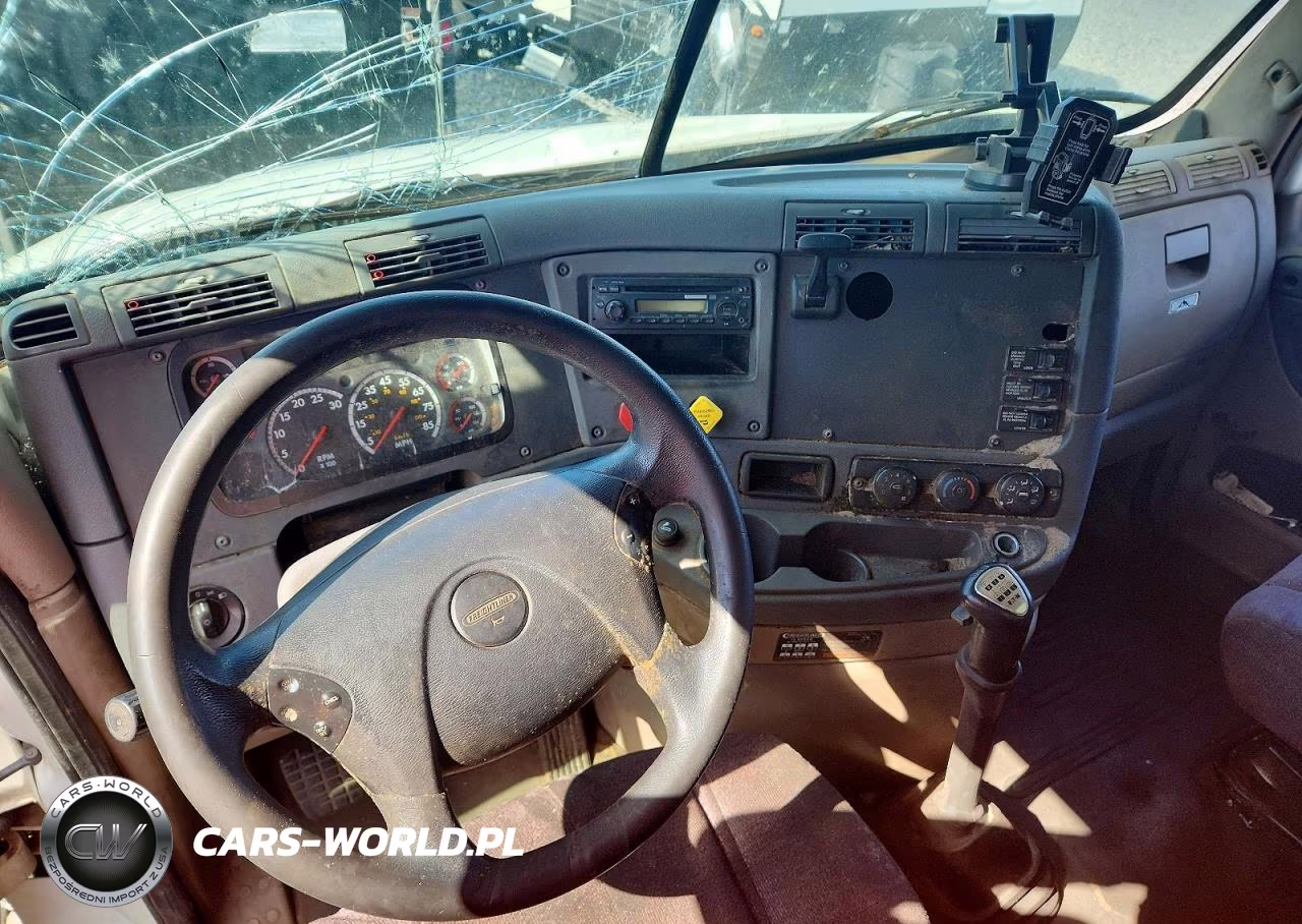 2014 Freightliner Cascadia Semi Truck VIN:3AKJGEBG1ESFS2178 - 8