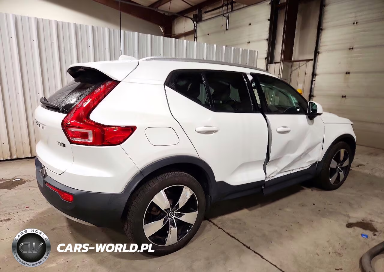 2021 Volvo Xc40 T5 Momentum VIN:YV4162UK4M2399142 - 3