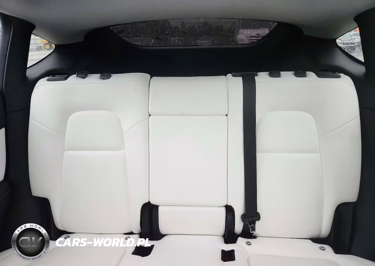2021 Tesla Model Y VIN:5YJYGDEE4MF186983 - 10