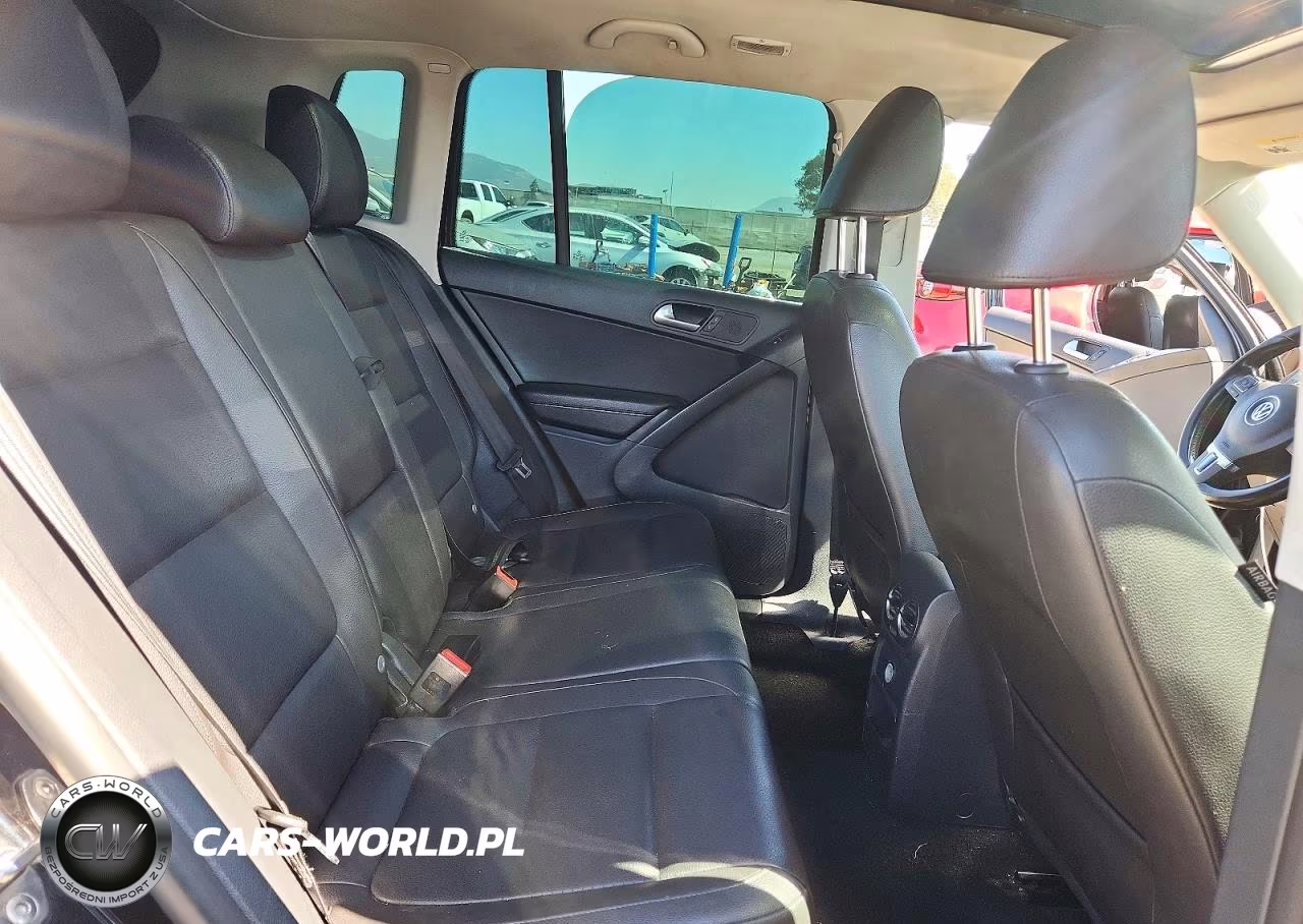 2013 Volkswagen Tiguan S VIN:WVGAV3AX8DW598193 - 10