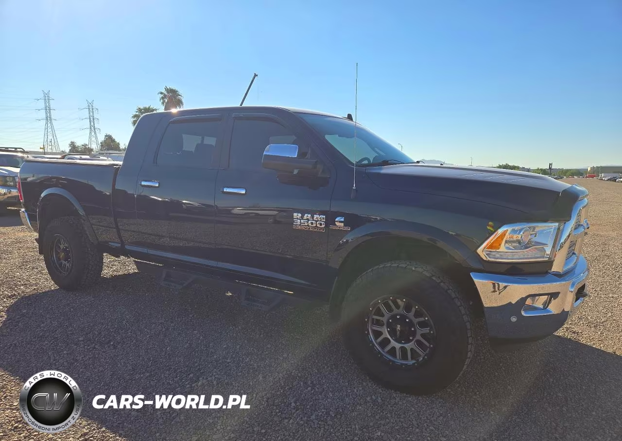 2018 Ram 3500 Laramie VIN:3C63R3ML6JG374805 - 4