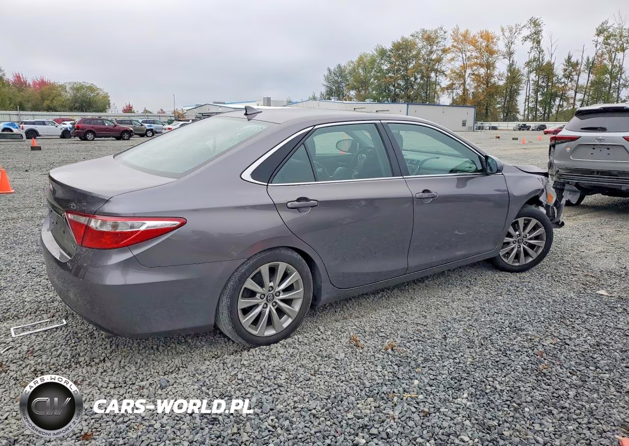 2017 Toyota Camry Xle VIN:4T1BF1FK4HU779909 - 3