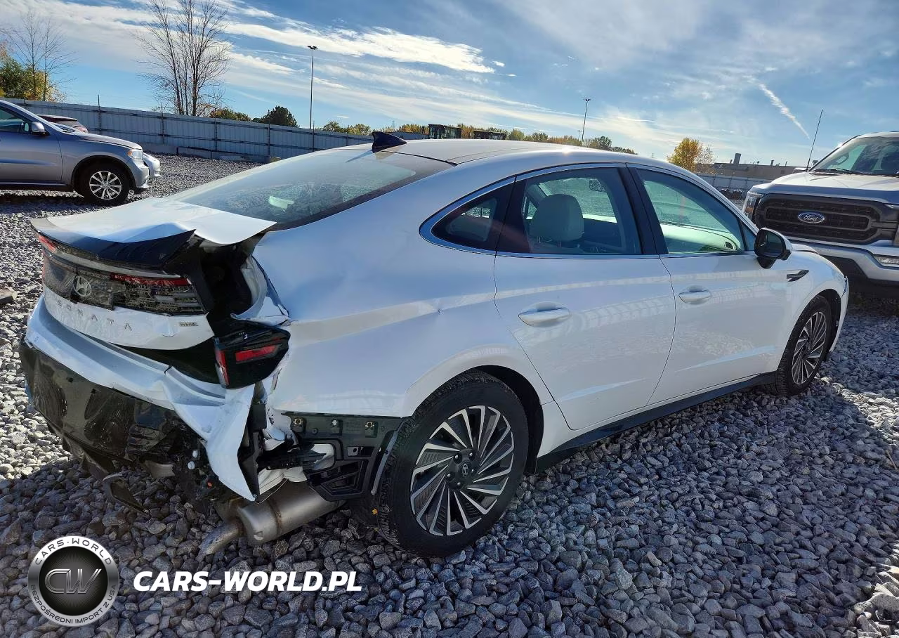 2026 Hyundai Sonata Hybrid Limited VIN:KMHL54JJ2TA144236 - 3