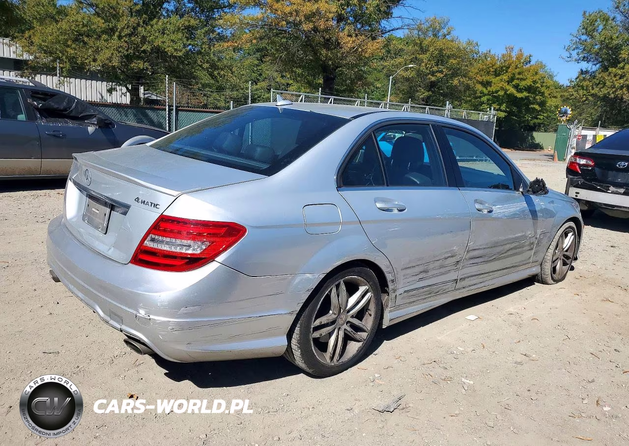 2014 Mercedes-Benz C 300 4Matic VIN:WDDGF8AB4ER318269 - 3
