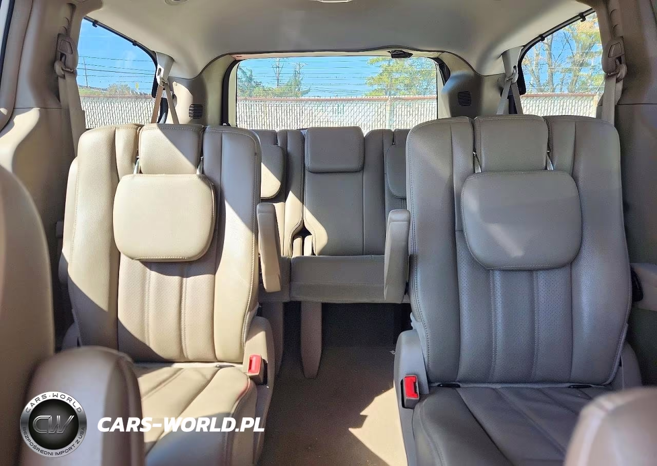2014 Chrysler Town & Country Touring L VIN:2C4RC1CGXER338709 - 10