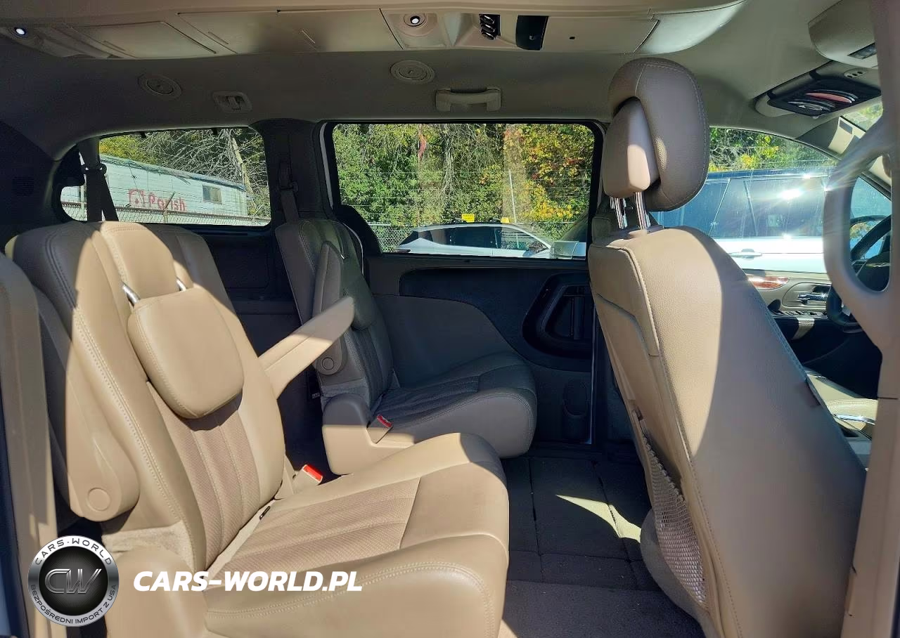2014 Chrysler Town & Country Touring L VIN:2C4RC1CGXER338709 - 11