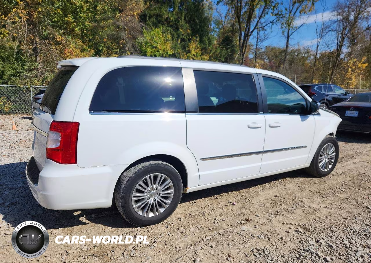 2014 Chrysler Town & Country Touring L VIN:2C4RC1CGXER338709 - 3