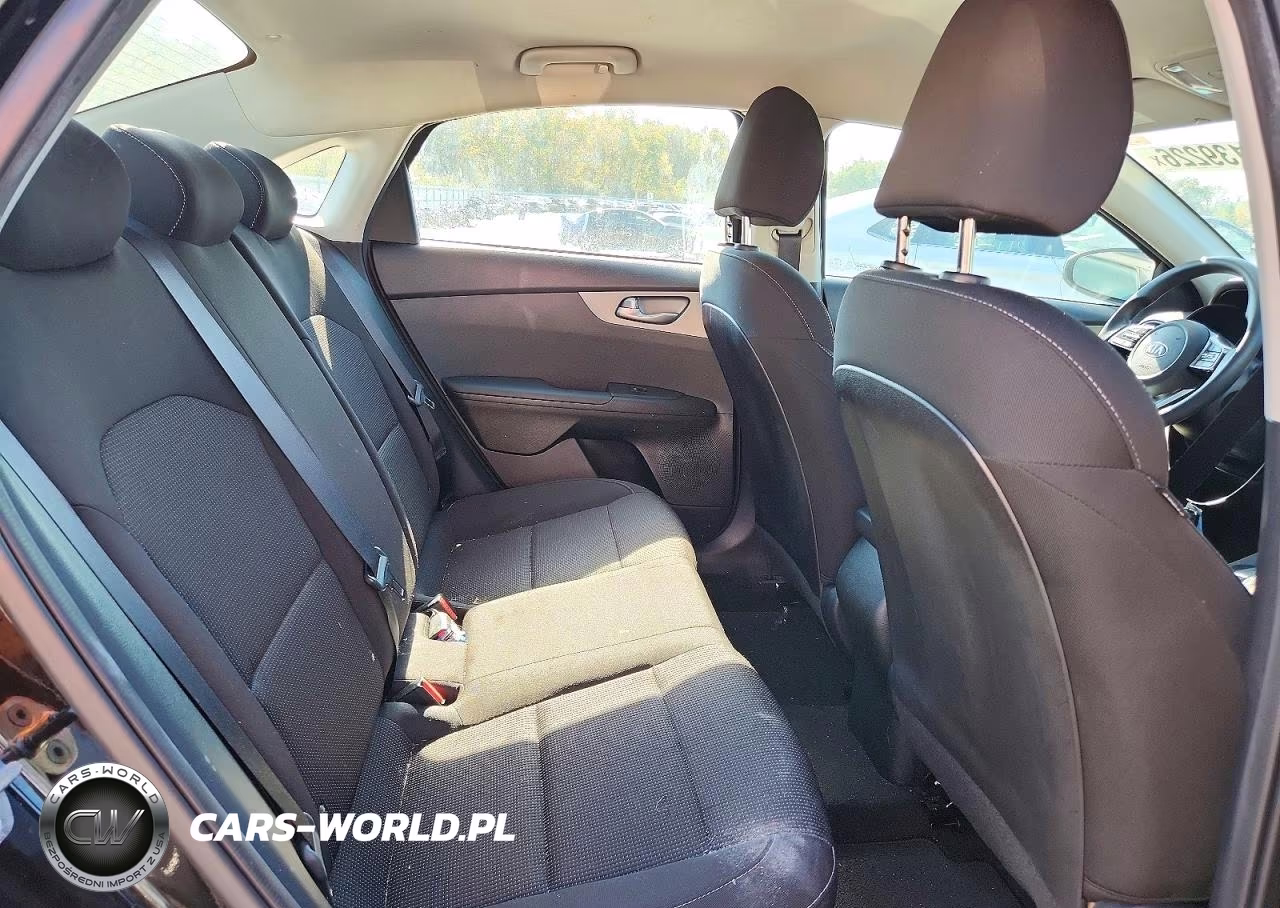 2021 Kia Forte Lxs VIN:3KPF24AD3ME389274 - 10
