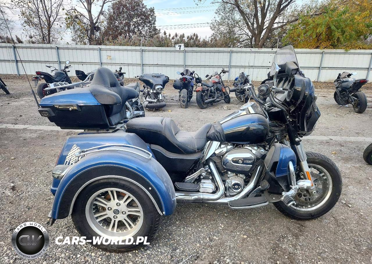 2018 Harley-Davidson Flhtcutg 115Th Anniversary Tri Glide Ultra – zdjęcie 1 z 9
