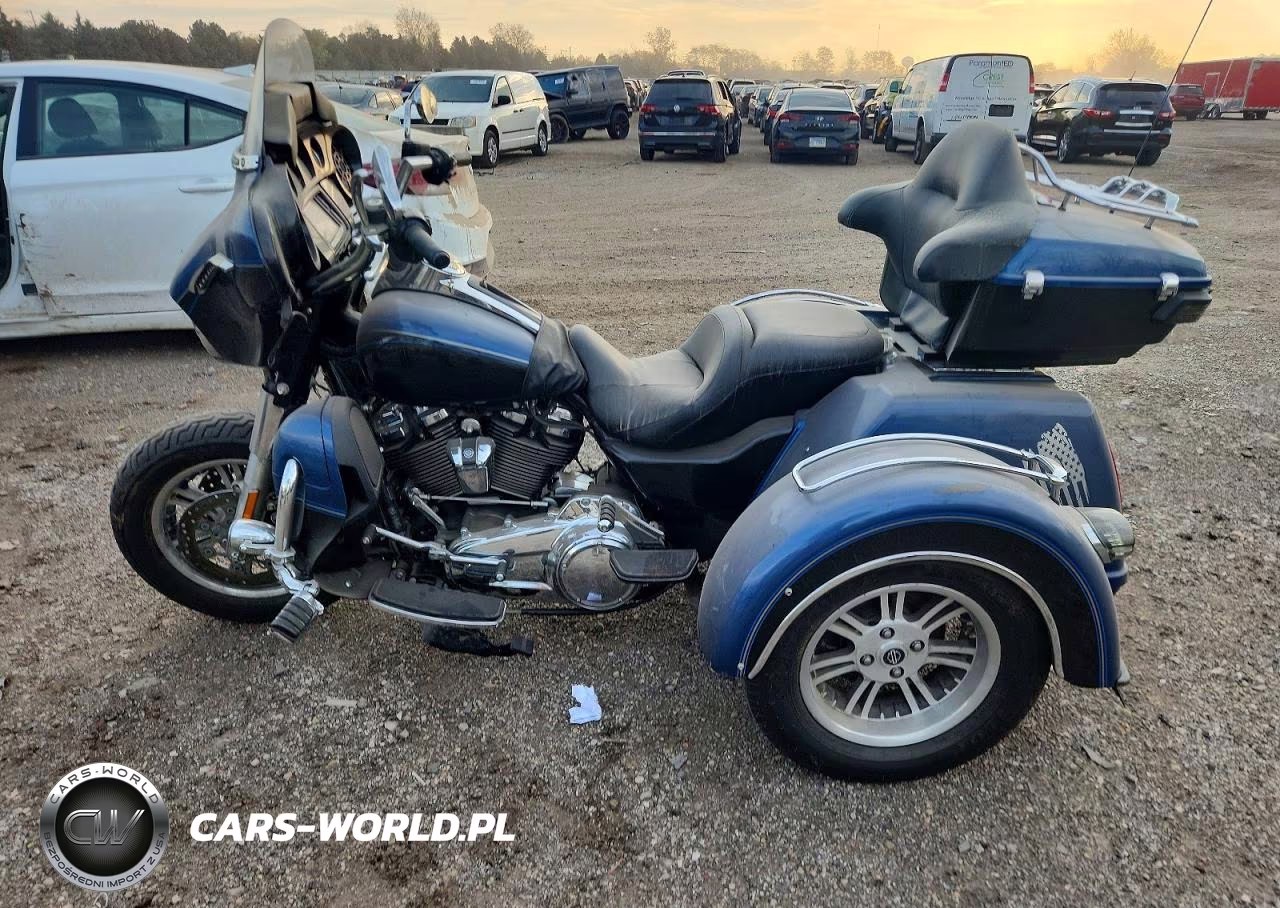 2018 Harley-Davidson Flhtcutg 115Th Anniversary Tri Glide Ultra VIN:1HD1MDD11JB853630 - 3