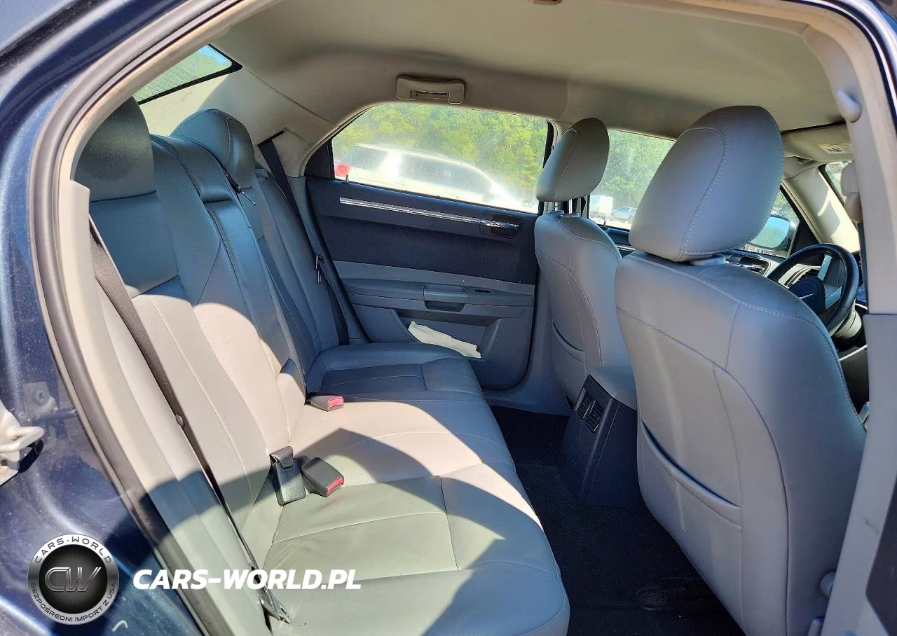 2007 Chrysler 300 Touring VIN:2C3KA53G27H777723 - 10