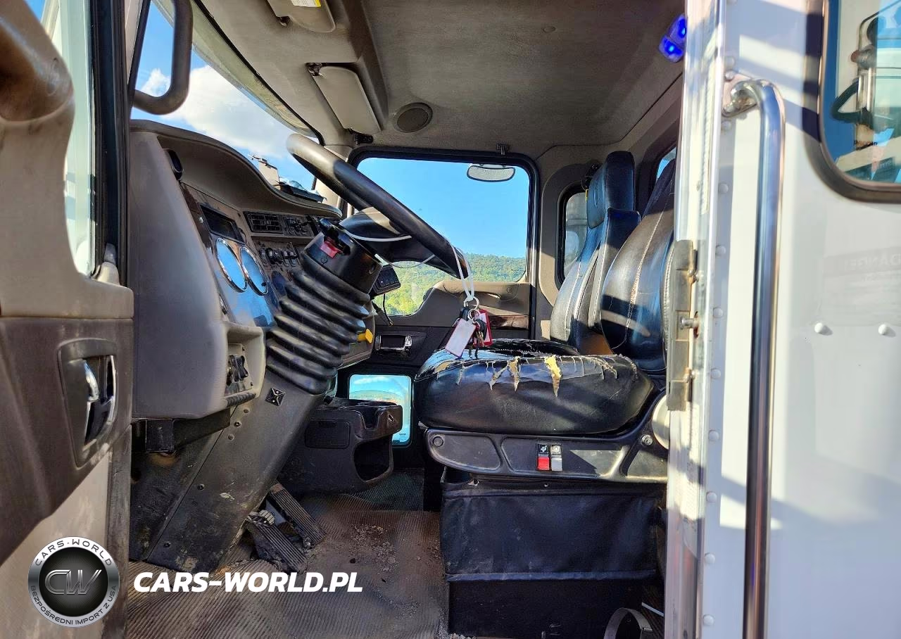 2017 Kenworth T370 Service Truck VIN:2NKHHJ7X1HM171826 - 7