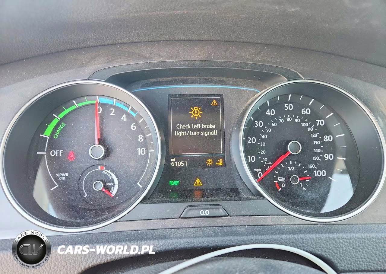 2016 Volkswagen E-Golf Se VIN:WVWKP7AU2GW916832 - 9