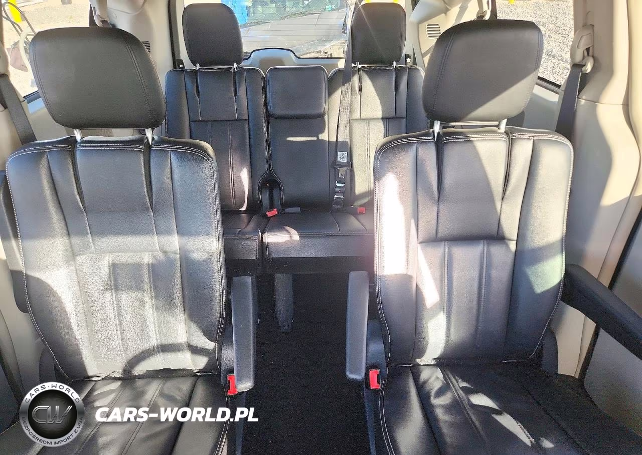 2014 Chrysler Town & Country Touring VIN:2C4RC1BG9ER442285 - 10