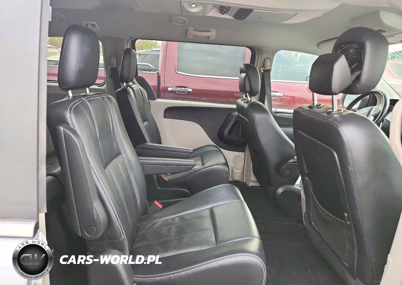 2014 Chrysler Town & Country Touring VIN:2C4RC1BG9ER442285 - 11