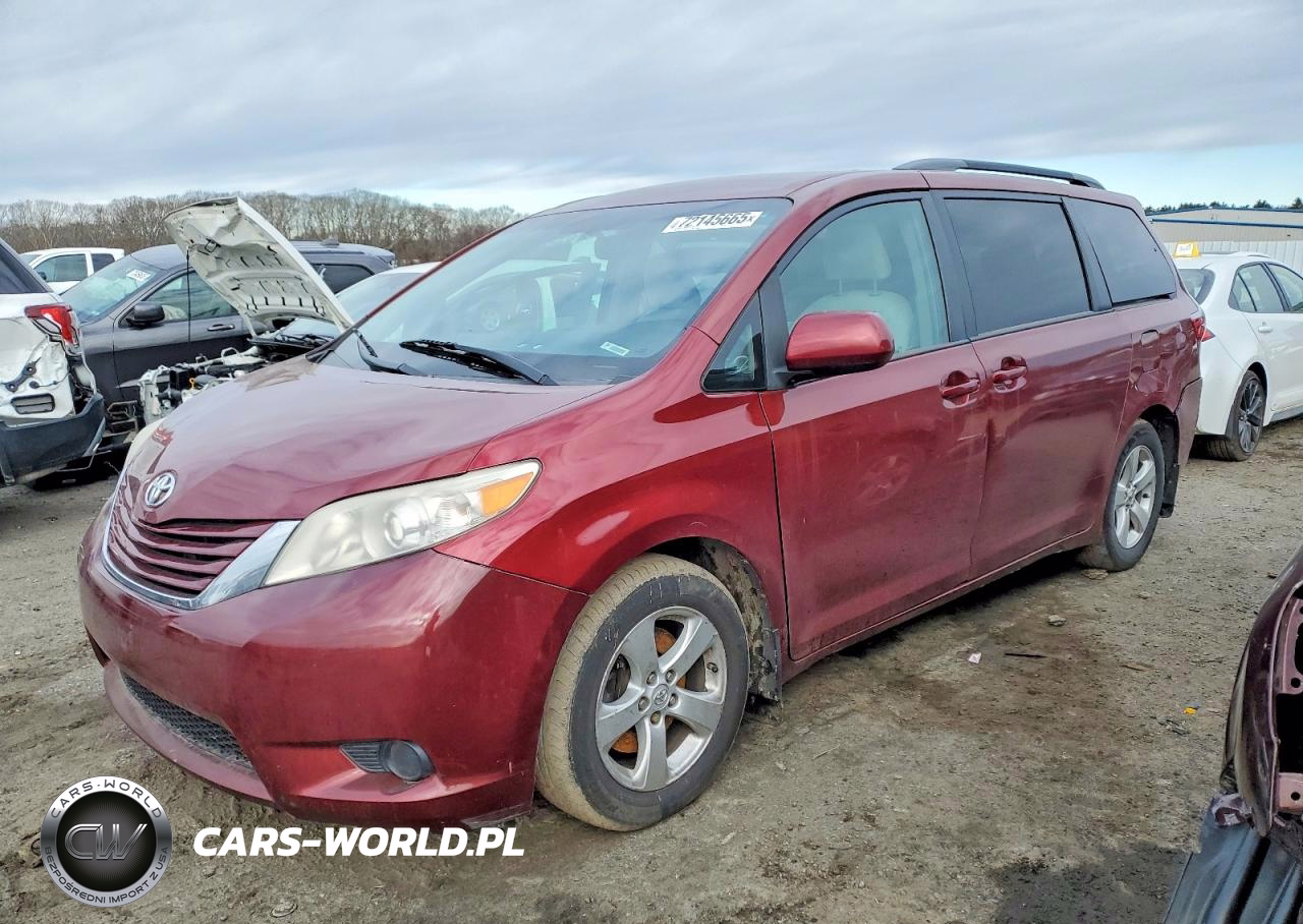 2017 Toyota Sienna Le 8-Passenger