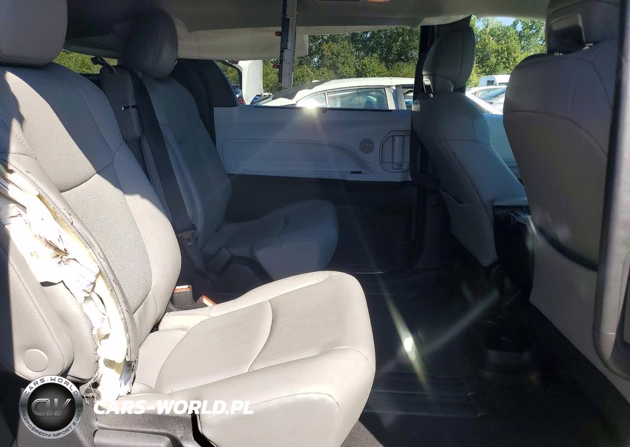 2026 Toyota Sienna Xle 8-Passenger VIN:5TDYRKEC8TS306825 - 11