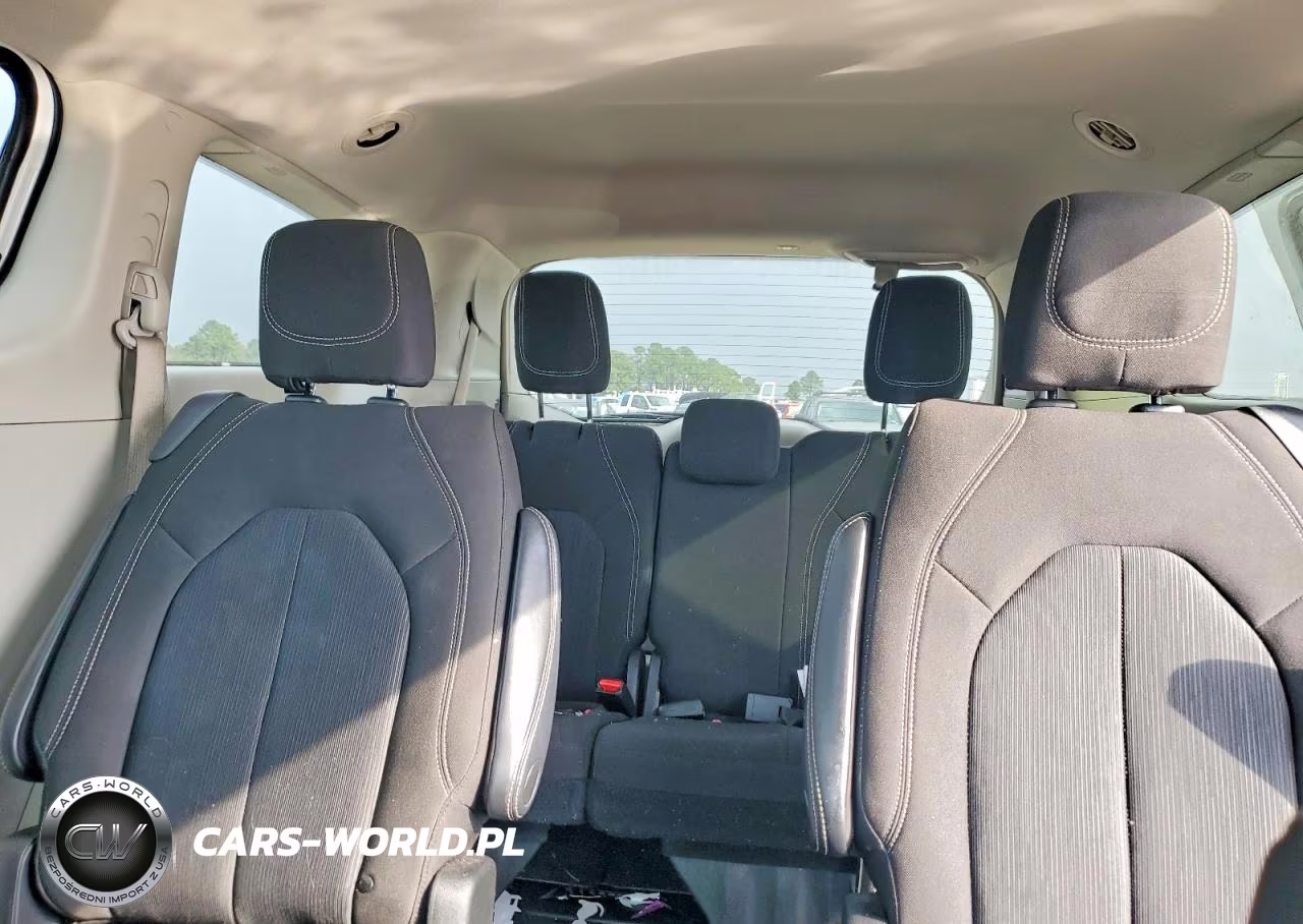 2022 Chrysler Voyager Lx VIN:2C4RC1CGXNR218571 - 10