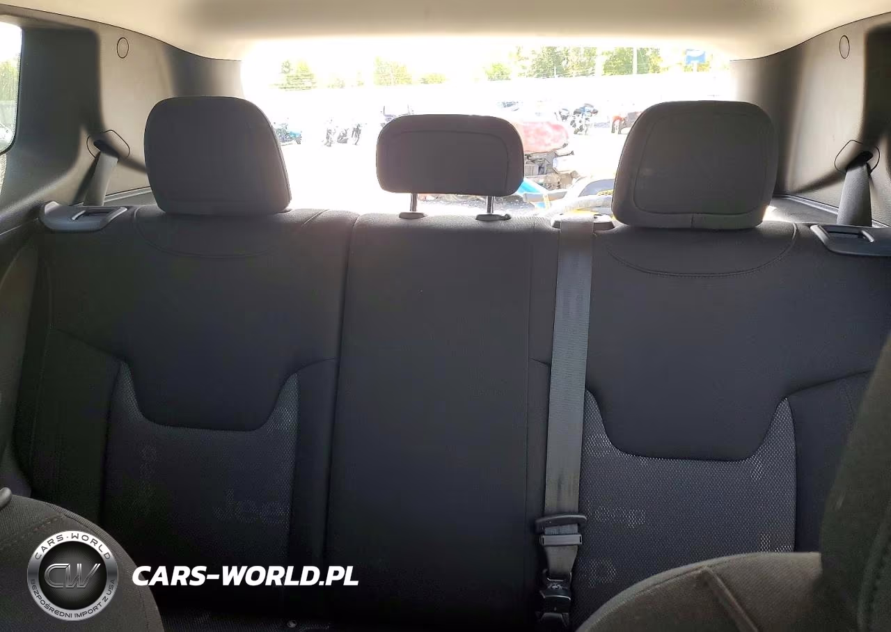 2017 Jeep Renegade Latitude VIN:ZACCJBBB2HPF18797 - 10