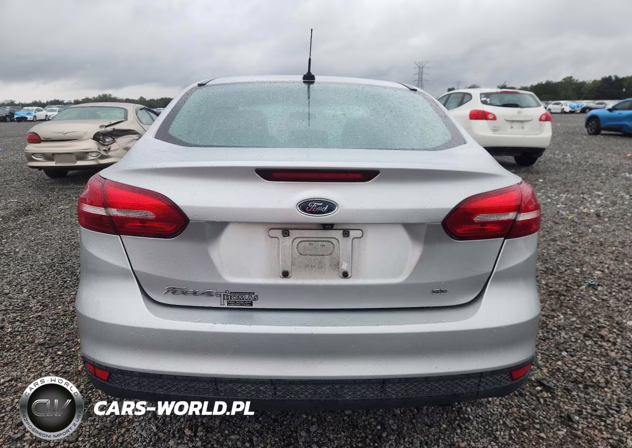 2018 Ford Focus Se VIN:1FADP3F2XJL324439 - 6