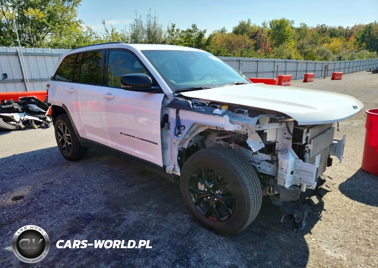2024 Jeep Grand Cherokee Laredo VIN:1C4RJHAG3R8574931 - 4