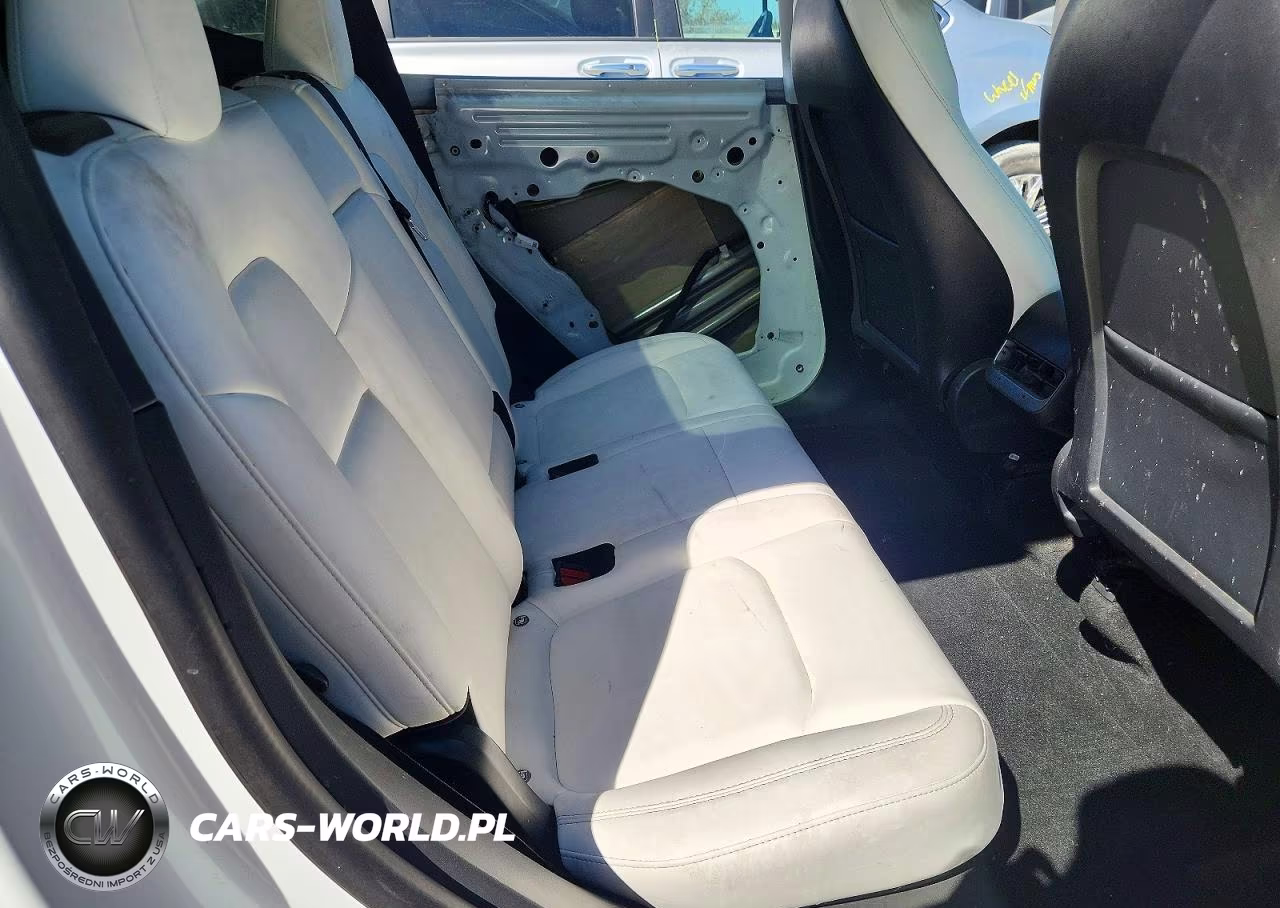 2020 Tesla Model Y VIN:5YJYGDEE0LF056293 - 11
