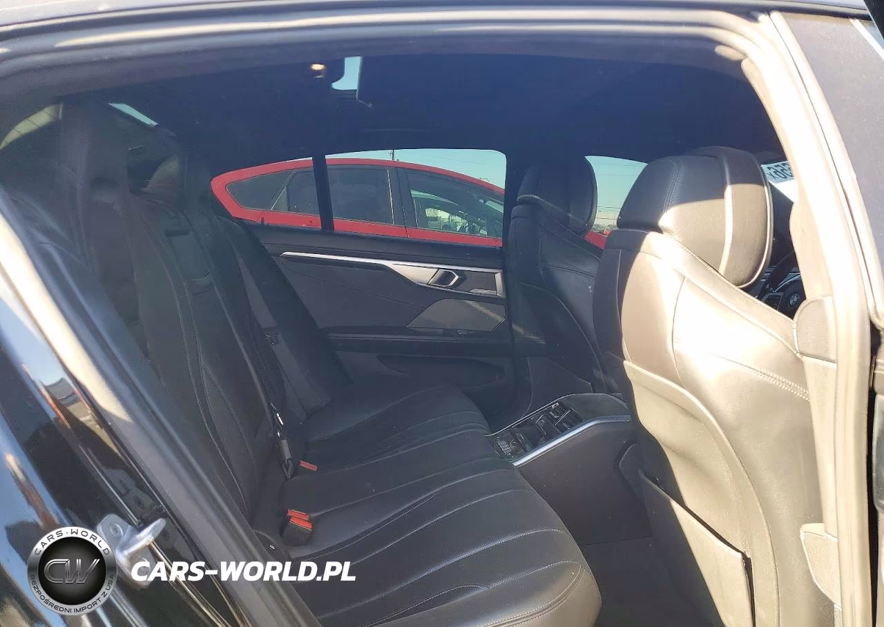2021 BMW M850Xi VIN:WBAGV8C00MCF81417 - 10