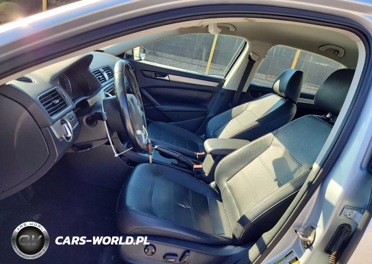 2015 Volkswagen Passat S VIN:1VWAT7A32FC074523 - 7