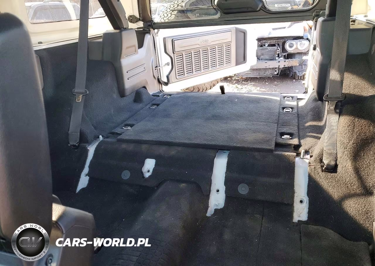 2019 Jeep Wrangler Unlimited Sport VIN:1C4HJXDGXKW644136 - 10