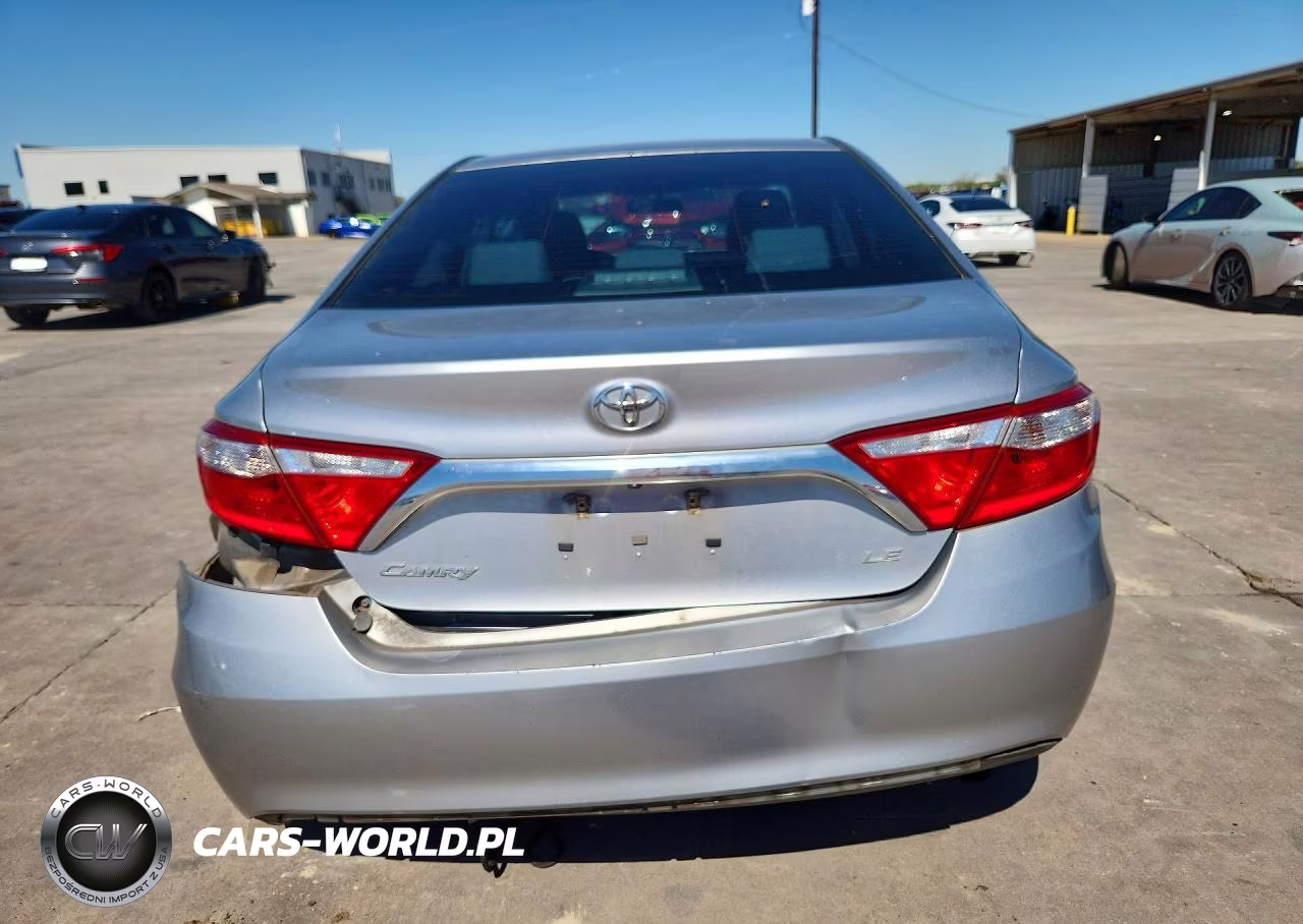 2017 Toyota Camry Le VIN:4T1BF1FK5HU703082 - 6