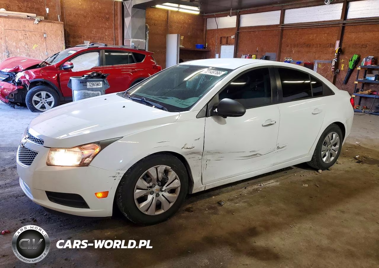 2013 Chevrolet Cruze Ls VIN:1G1PA5SG4D7212036 - 1
