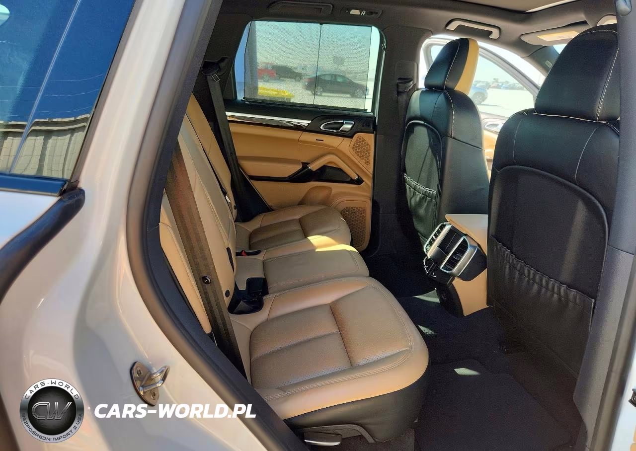 2018 Porsche Cayenne VIN:WP1AA2A29JKA02475 - 11