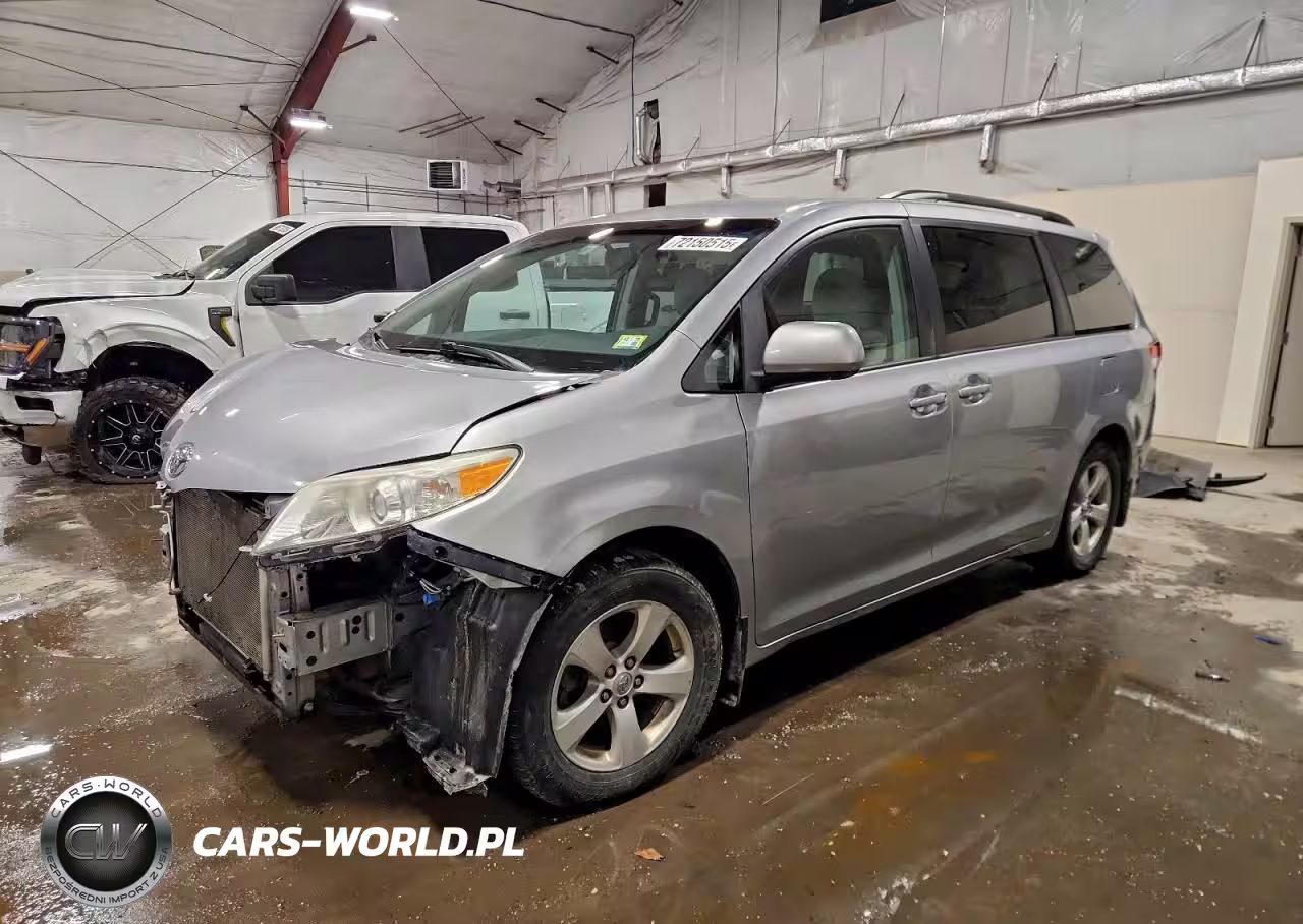 2014 Toyota Sienna Le