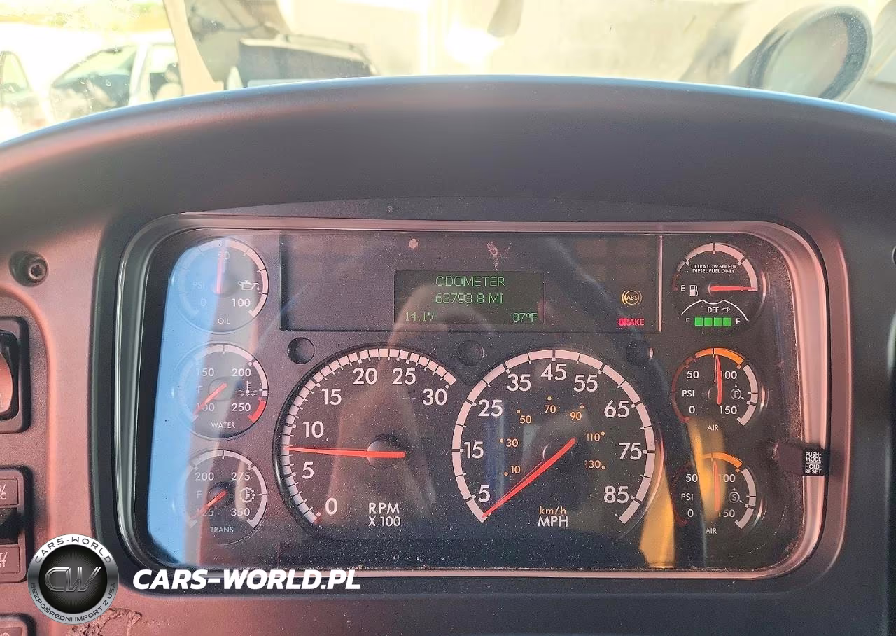 2018 Freightliner Business Class M2 Box Truck VIN:1FVACWFB9JHJR4168 - 9