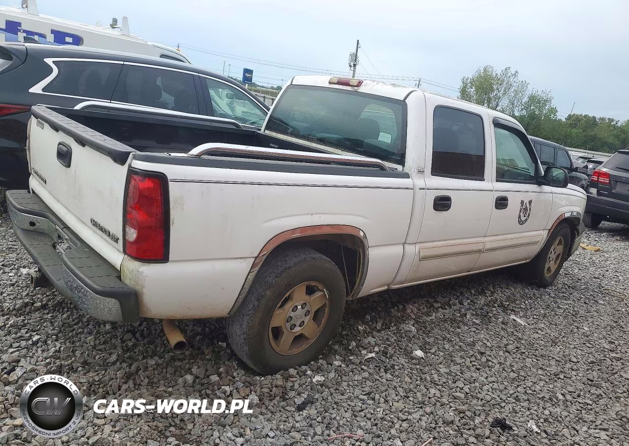 2005 Chevrolet Silverado C1500 VIN:2GCEC13T551145832 - 3