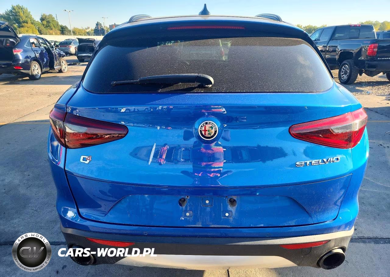 2018 Alfa Romeo Stelvio Ti Sport VIN:ZASFAKNN7J7B95389 - 6