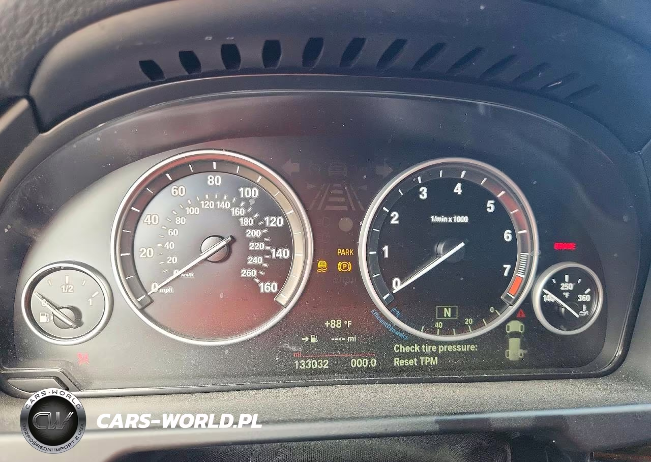2015 BMW X5 xDrive35I VIN:5UXKR0C53F0P13049 - 9