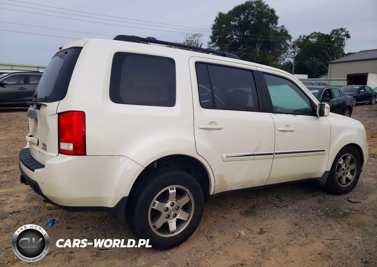 2011 Honda Pilot Touring VIN:5FNYF4H92BB005877 - 3