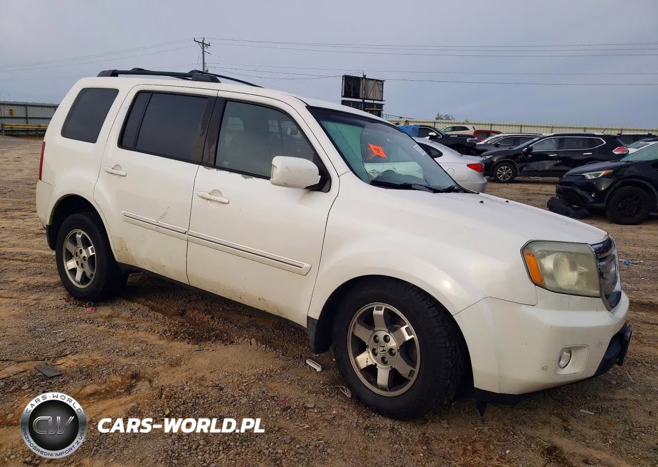 2011 Honda Pilot Touring VIN:5FNYF4H92BB005877 - 4