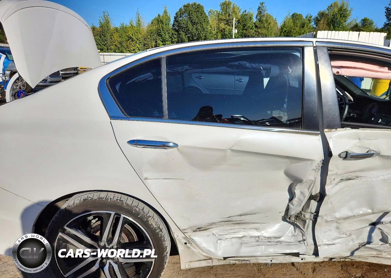 2017 Honda Accord Sport VIN:1HGCR2F59HA160838 - 10