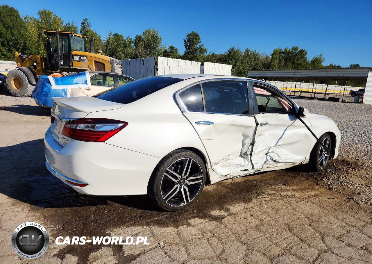 2017 Honda Accord Sport VIN:1HGCR2F59HA160838 - 3