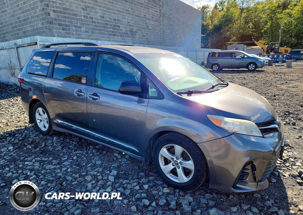 2018 Toyota Sienna Le VIN:5TDKZ3DC5JS902274 - 4