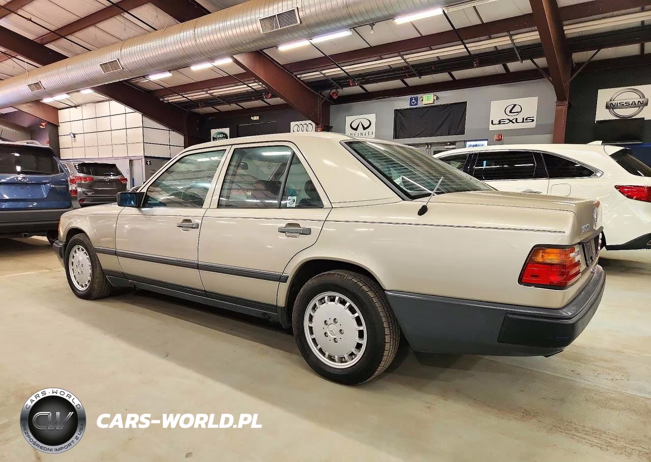 1989 Mercedes-Benz 300 E VIN:WDBEA30D8KA949153 - 2