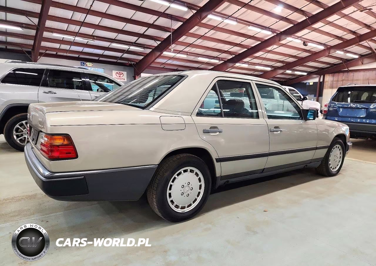 1989 Mercedes-Benz 300 E VIN:WDBEA30D8KA949153 - 3
