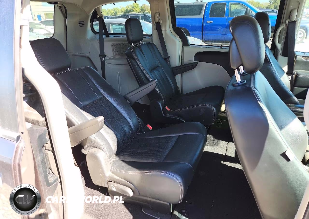 2016 Chrysler Town & Country Touring L VIN:2C4RC1CG1GR150003 - 11