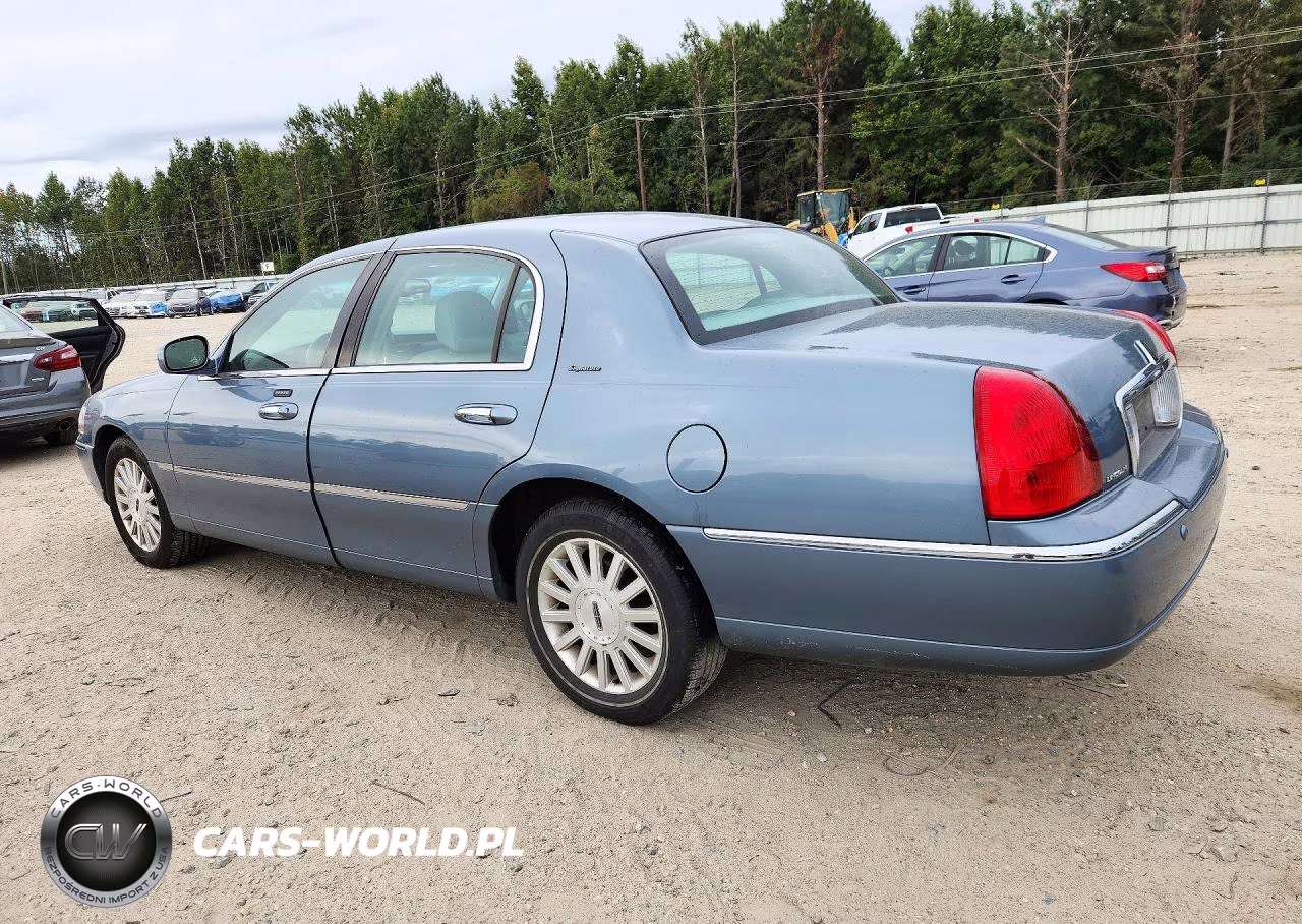 2004 Lincoln Town Car Executive VIN:1LNHM81W14Y682317 - 2