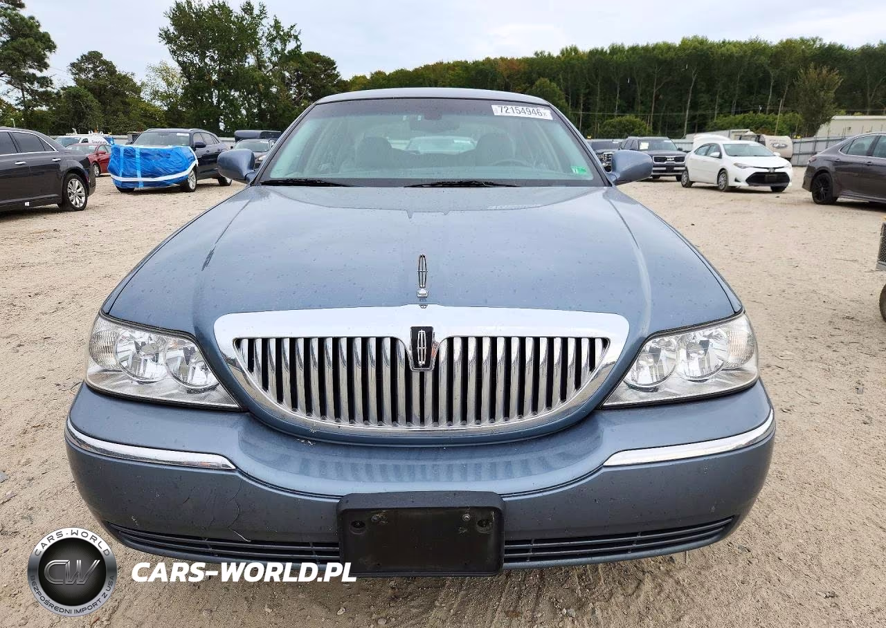 2004 Lincoln Town Car Executive VIN:1LNHM81W14Y682317 - 5