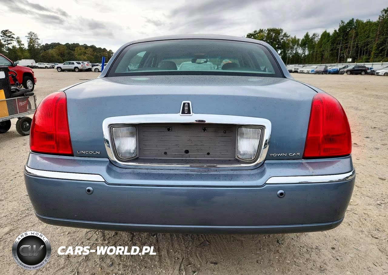 2004 Lincoln Town Car Executive VIN:1LNHM81W14Y682317 - 6