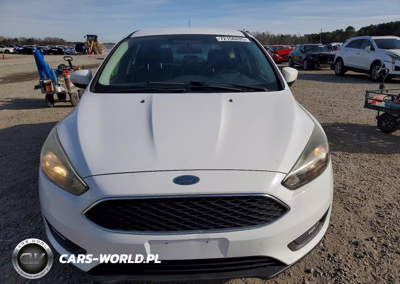 2015 Ford Focus Se VIN:1FADP3K24FL318472 - 5