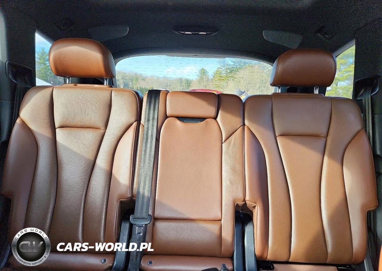 2017 Audi Q7 Premium Plus VIN:WA1LAAF74HD036082 - 10